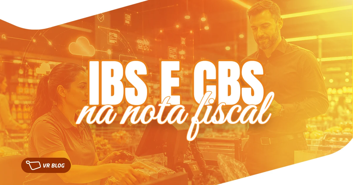 Operadora de caixa e gerente em supermercado moderno utilizando sistema fiscal com IBS e CBS na nota fiscal, apoiado por tecnologia em nuvem e automação no checkout.